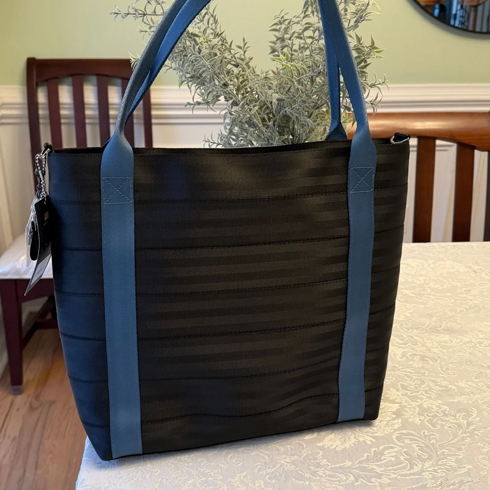 Harveys Seatbelt Mandalorion Tote